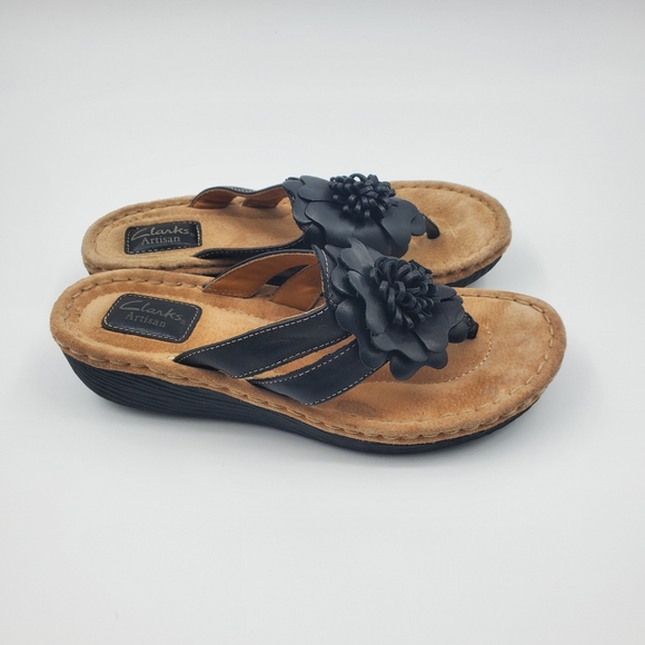 Like new Clark's Artisan Sandals mismatched size - Picture 1 of 9